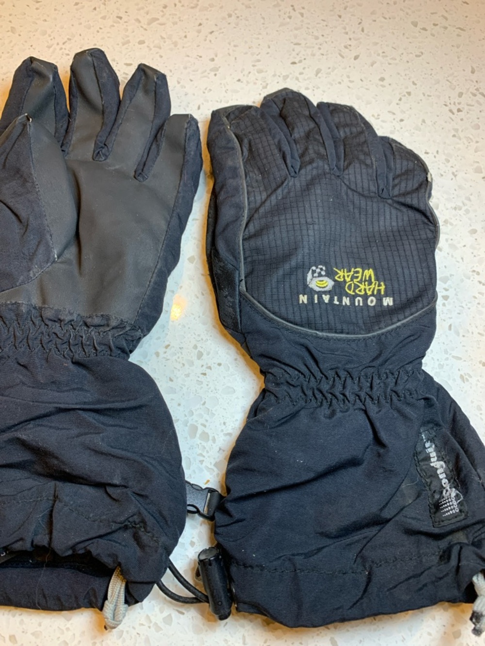 Mountain Hardwear Black Winter Ski , Snowboarding Gloves with Yellow Logo